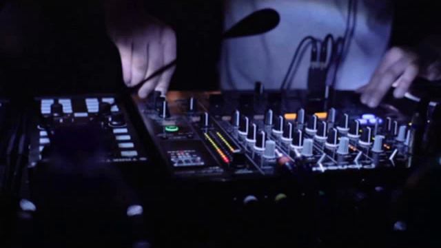 Bota o Capacete que la vem Pedrada смотреть онлайн