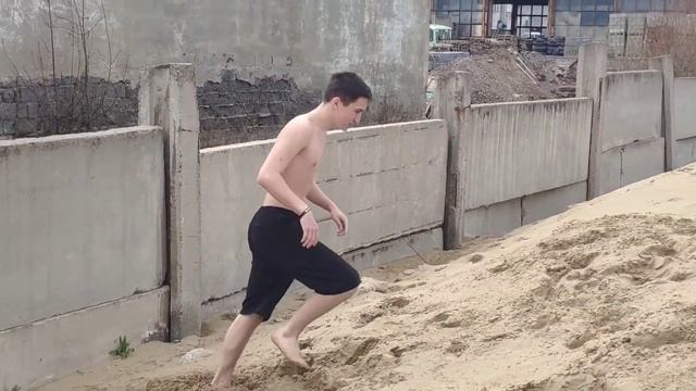 треня сальтушек на песках? смотреть онлайн