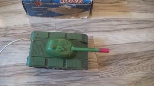Танк игрушка электромеханическая с пультом СССР.