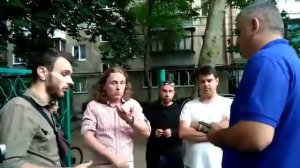 Задержание Демьяна Ганула: начальник отдела полиции и активисты