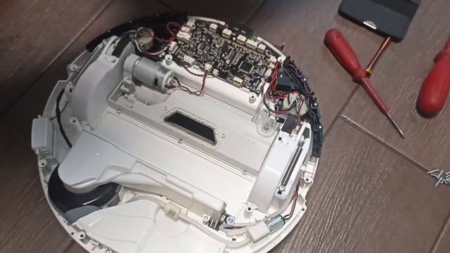 Робот пылесос XIAOMI Не моет, недостаточный уровень воды. Ремонт пошёл не по плану! #xiaomi смотреть онлайн