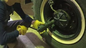 Снятие колеса на Урале 5557
