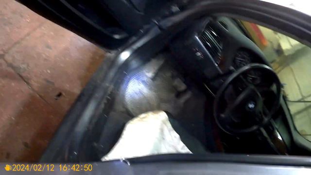 Как снять стёкла без разбора карты, а также спойлер BMW X5 (E70) 2 ➤ Пошаговое руководство