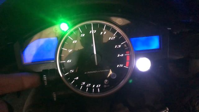 Yamaha YZF R1 2004 RN12 "Телепортатор" Настройка блинкера и яркости приборной панели.