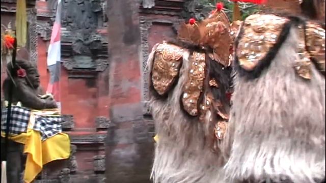 Barong Dance performed in Bali, Indonesia смотреть онлайн