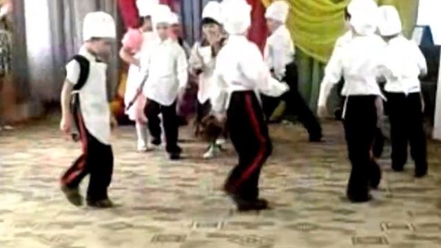 Детский танец "Варись-варись кашка"-шутка. Детский сад 65 г.Волжский Волгоградской области смотреть онлайн