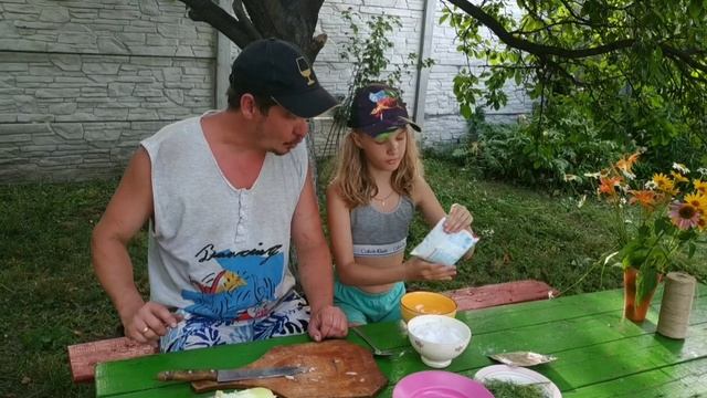 КАРАСИ В СМЕТАНЕ в казане на костре. смотреть онлайн