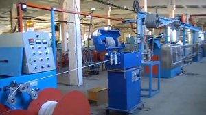 Экструзионная линия в работе (производство провода)