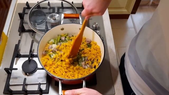Макароны с  стручковой фасолью (на сковороде)
