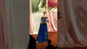 Поёт Ирина Музалёва. Через садик, через вишенье.