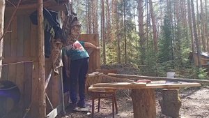 У лесной ИЗБЫ пора порядка. Таежный быт человека. Жизнь в лесу. Бор Уют. Субботник.