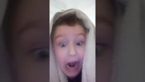 (семейка) мама мне попе дала ремнём и брату ???