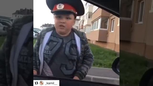 Будущий полицейский!Забрал деньги!