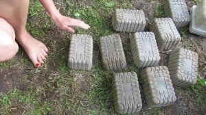 Оригинальная поделка для сада из пищевых лотков!