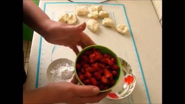 Самые ЛЕТНИЕ вареники Вареники с клубникой смотреть онлайн