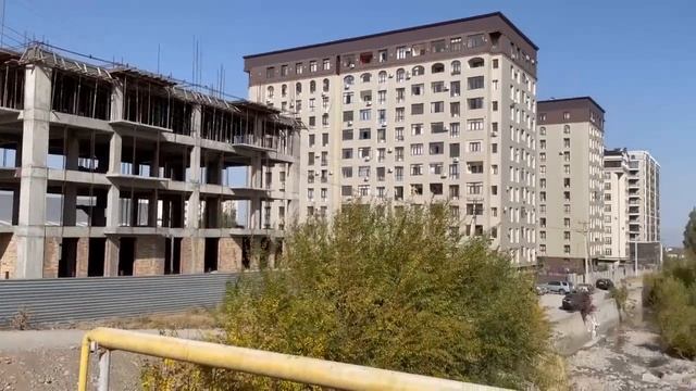 Чем БИШКЕК так хорош? / Гуляю по столице КЫРГЫЗСТАНА / Ботанический сад / Центр города смотреть онлайн