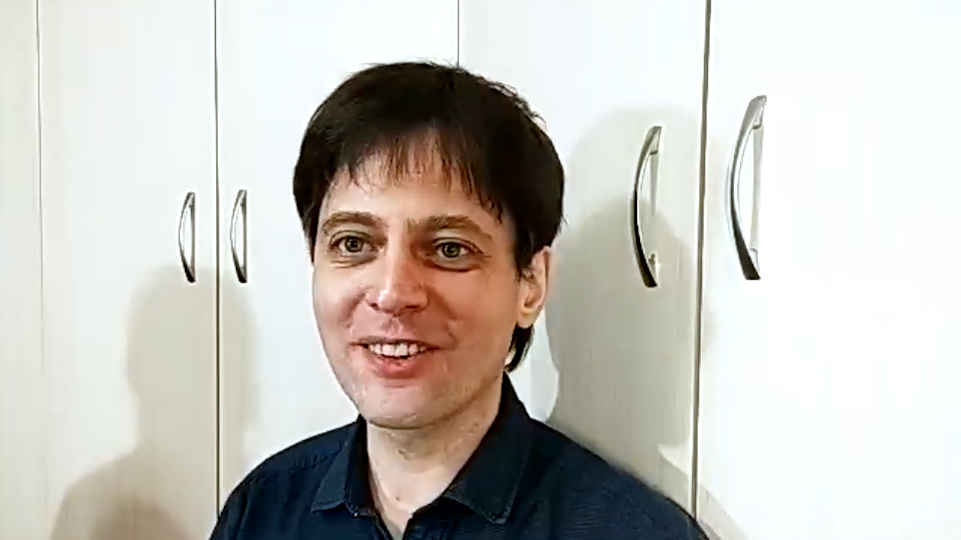 исполнившим партию