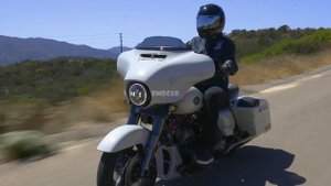 SHOCKS!!  2024 Harley Davidson CVO Street Glide 121 ci - with new appearance.