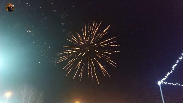 Новогодний фейерверк в Краснообске 010120 смотреть онлайн
