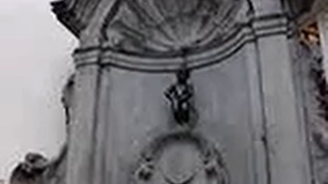 Писающий мальчик (Брюссель, Бельгия)