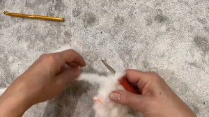 Вяжем Ушанку из пряжи меховушки. МК крючком.Часть 1.