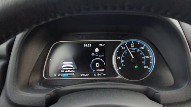 Leaf Ze1 движение по трассе с максимальной скоростью. смотреть онлайн