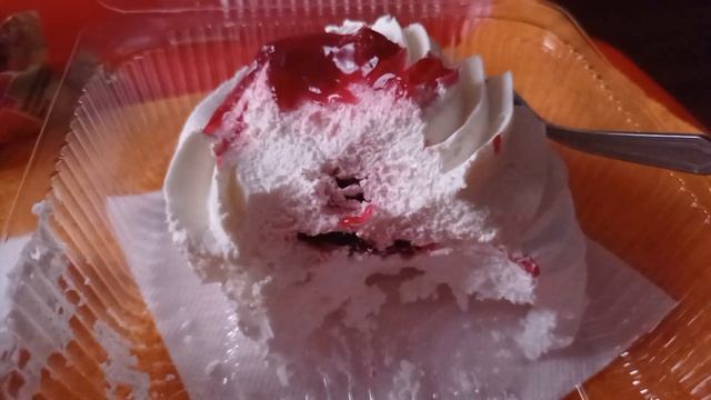 Делюсь впечатлениями от вкуса  - пирожное "Анна Павлова"