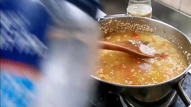 קינואה עם ירקות שמן זית וחמוציות מנה קלה ומהירה.