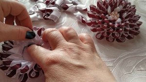 Пышные банты из атласной ленты 2,5см