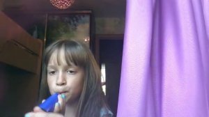 Пыталась надуть шарик😥