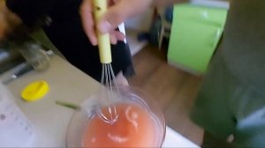 Как приготовить КРАСНУЮ ИКРУ, в домашних условиях//как отделить икру от плёнки//засолка игры горбуш