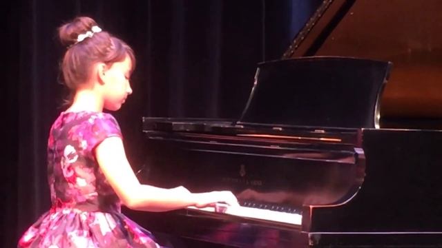 Julia (10) is playing - Chopin - Mazurka no1 op7 смотреть онлайн