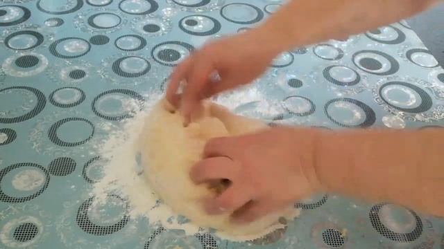 Дрожжевые булочки в сахарном сиропе.