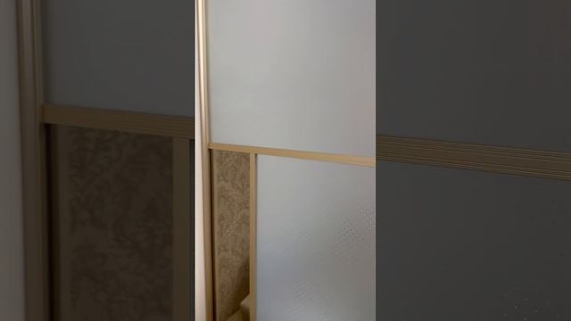 Перегородка из дверей купе. Зонирование комнаты.