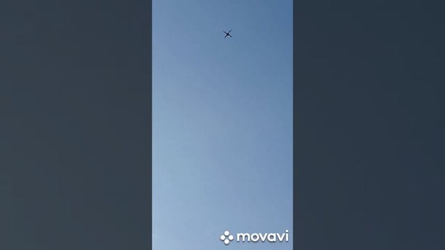 Взлёт, полет и посадка квадрокоптера Syma X8SC.