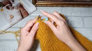 МК Простая теплая шапочка из мохера в две нити.Подойдет для новичков.