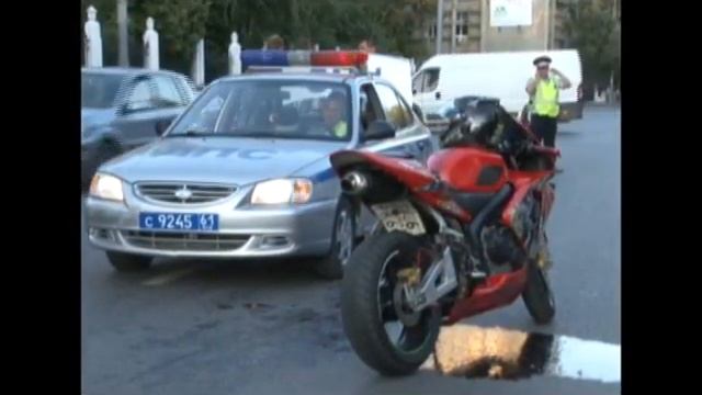 Ростовского мотоциклиста спас шлем смотреть онлайн
