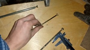 Обломился болт(шпилька) стартера / Чиним. Мазда Титан.