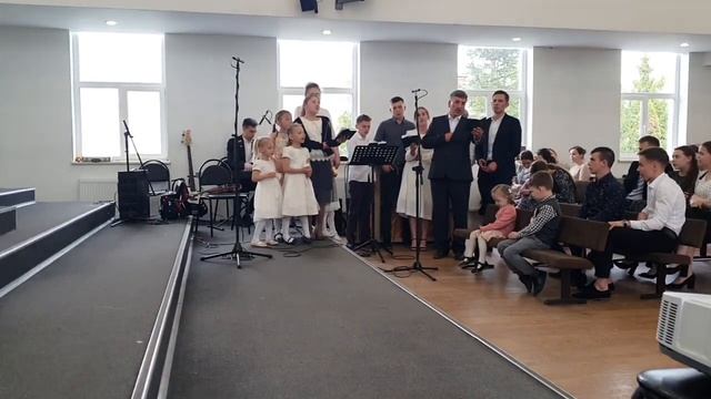 БЛАГОСЛОВЕН ТОТ ДОМ - Семья жениха поёт на свадьбе❤️ смотреть онлайн