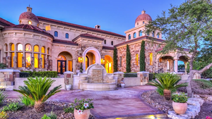 Поместье на холме