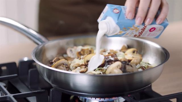 Белый соус с грибами. Естественно с Nemoloko!