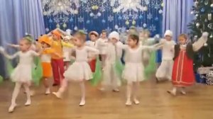 Утренник « Как Маша подснежники зимой собирала» | Танец  со снежками | Подготовительная группа