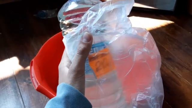 кастомлю футболку белизной//ТАЙ ДАЙ// видео урок вхвххахахах смотреть онлайн