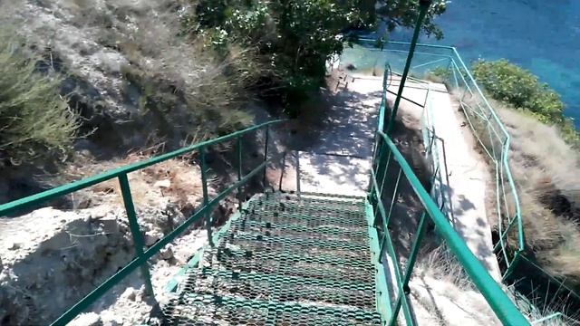 Спуск на пляж Грот Дианы 21.07.18 смотреть онлайн