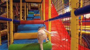 Парк развлечений. Игровая комната.Комната для детей.Селена в скайпарке.