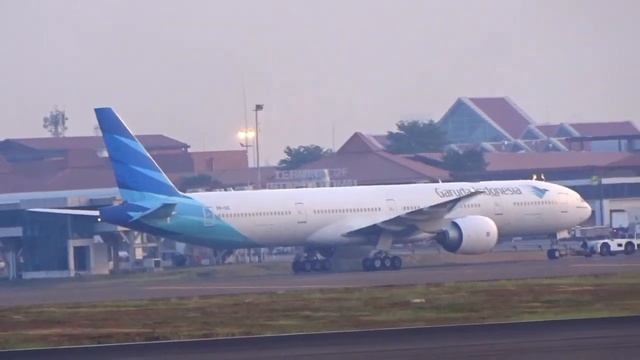 Wow !! Pesawat Malaysia Airlines Airbus  A330-200 Take Off Di Bandara Soekarno-Hatta Airport 2023