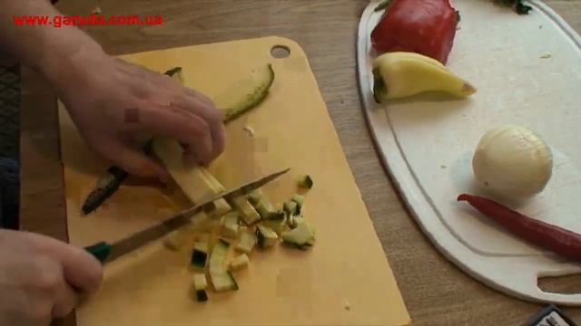 Суп из молодых овощей и птицы. смотреть онлайн