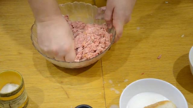 Домашние котлеты (Классический рецепт)\Homemade cutlets (Classic recipe). смотреть онлайн