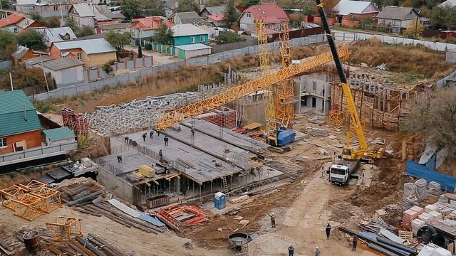 Таймлапс со строительной площадки. Монтаж башенного крана POTAIN. смотреть онлайн