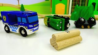 Игры Поезда и Машинки помощники - Новая станция для Железной Дороги! - Видео игрушки для детей.mp4 смотреть онлайн